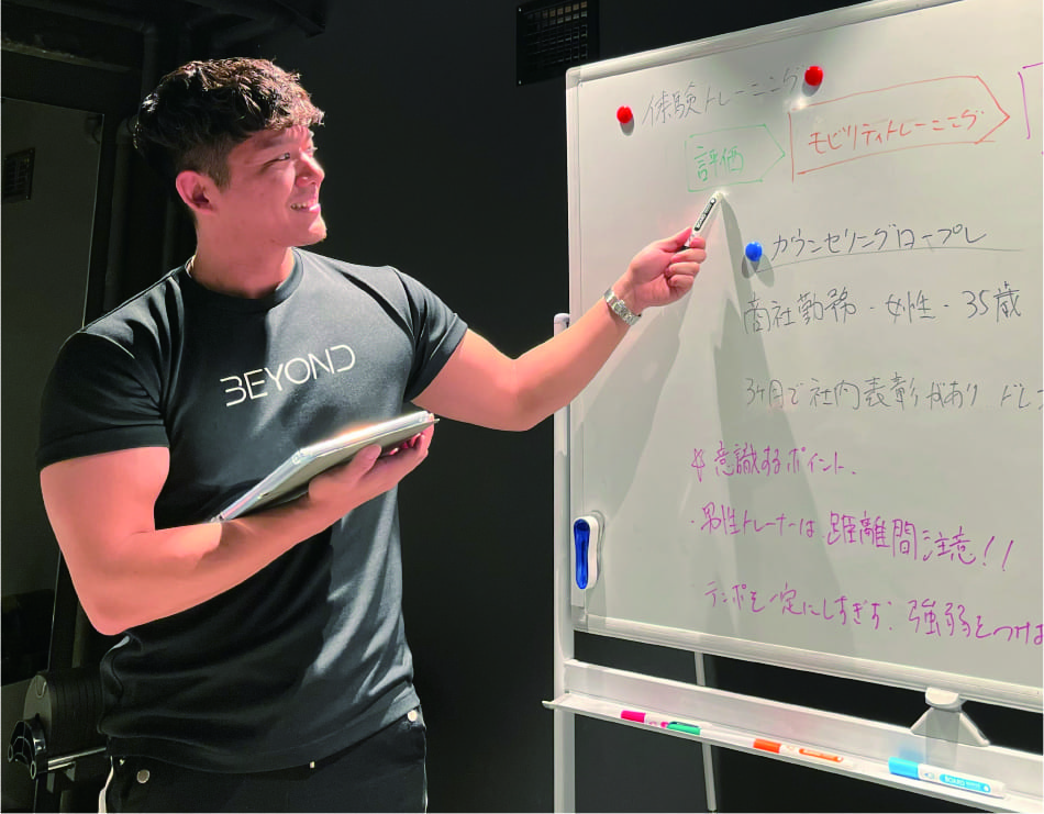 未経験から即戦力へ。専属研修講師から学べる本格的な研修制度。