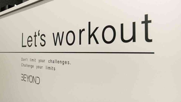 パーソナルジム BEYOND 新宿店「Lets' workout」